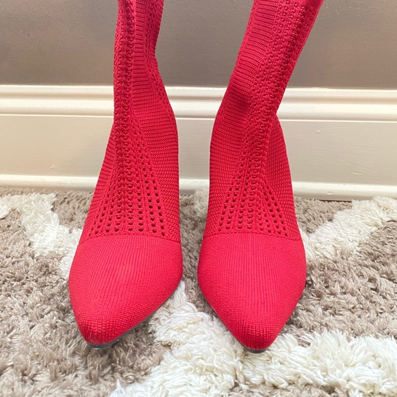 Cute Red bootie - Picture 2 of 2